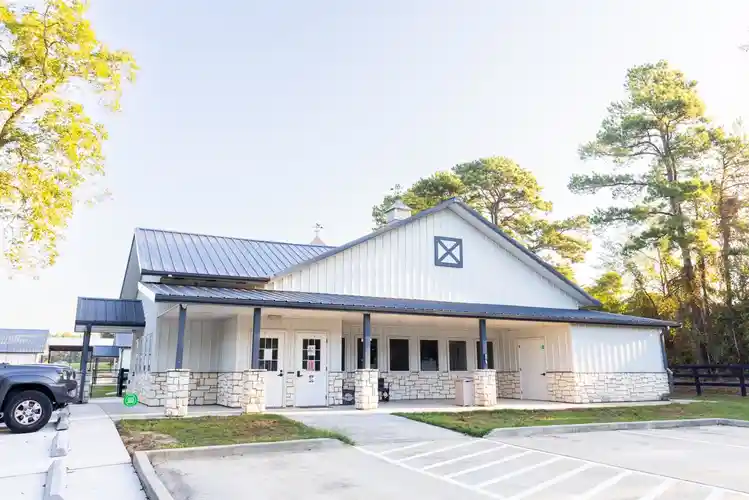 Woodforest Animal Hospital exterior, Montgomery, TX